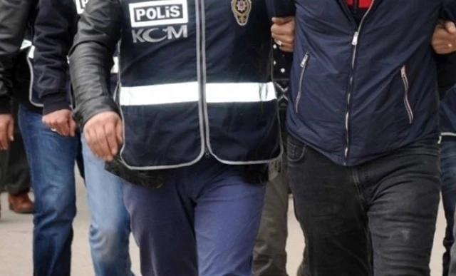 Çok sayıda muvazzaf üsteğmen tutuklandı