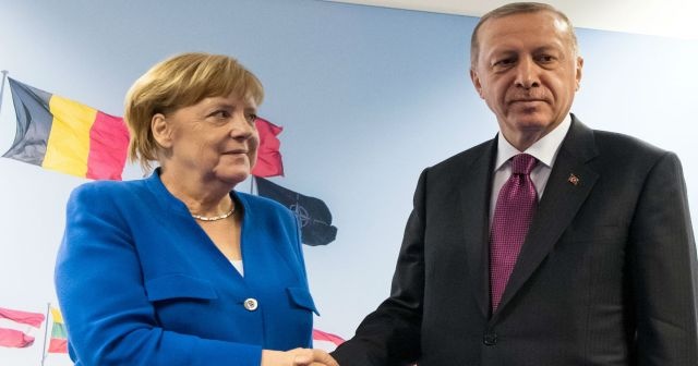 Cumhurbaşkanı Erdoğan&#039;dan Merkel&#039;e 69 kişilik terör listesi