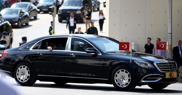 Cumhurbaşkanı Erdoğan onun sesini duyunca makam aracını durdurdu