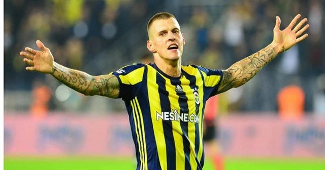 Dev derbi öncesi Fenerbahçe&#039;de çifte şok!