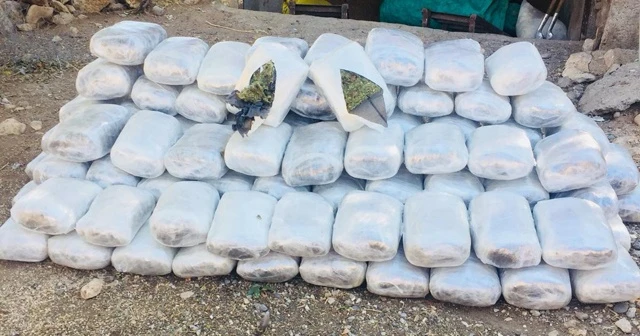 Diyarbakır'da bir ahırda 111 kilogram esrar ele geçirildi