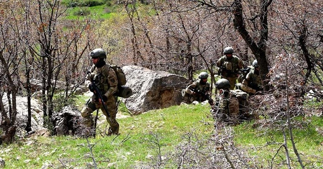 Diyarbakır'daki terör operasyonunda mühimmat ele geçirildi
