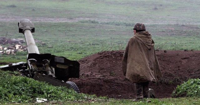 Ermenistan ordusu Azerbaycan&#039;ın sivil yerleşim birimlerine ateş açtı