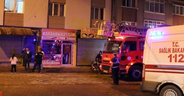 İtfaiyenin yardımıyla girdiği evde annesini ölü buldu