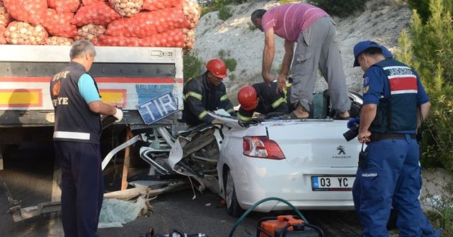 İzmir yolunda feci kaza