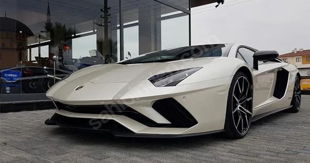Kenan Sofuoğlu'nun, Lamborghini marka otomobili satışa çıktı