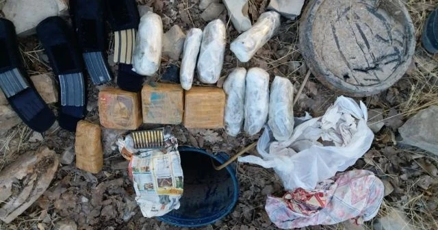 Lice’de toprağa gömülü 817 kilo esrar ve 45 bin kök hint keneviri ele geçirildi