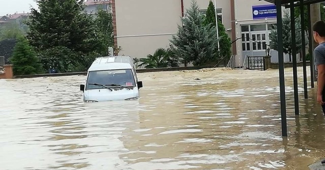 Metrekareye 115 kilogram yağış düştü