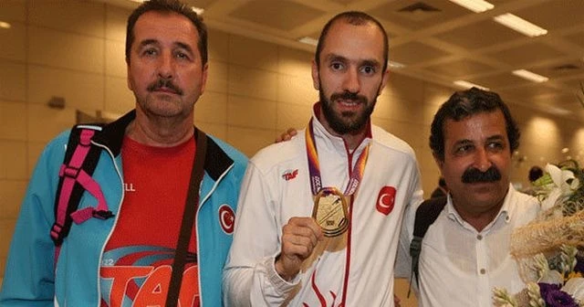 Ramil Guliyev'in antrenörü Oleg Mukhin Türk vatandaşılığına geçti