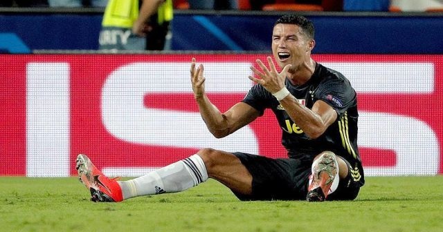 Ronaldo&#039;ya bir maç ceza