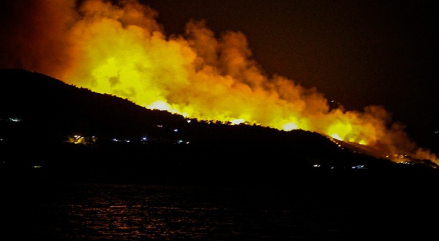 Sisam Adası’nda yangın