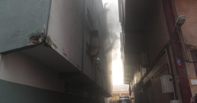 Zeytinburnu&#039;nda fabrika yangını