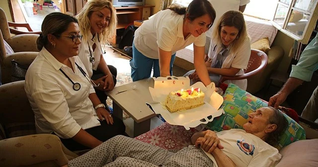 'Asırlık nineye' doğum günü sürprizi
