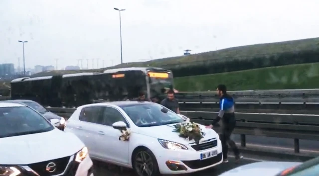 E5'te gelin arabasının önünü kesip terör estirdiler!
