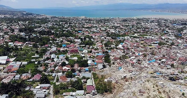 Endonezya'daki depremde ölü sayısı artıyor