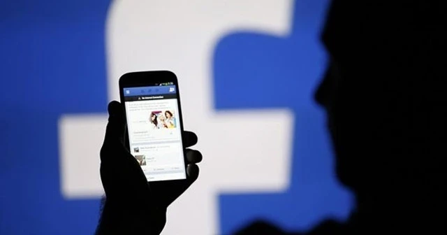 Facebook'a büyük şok! Satışa çıkardılar