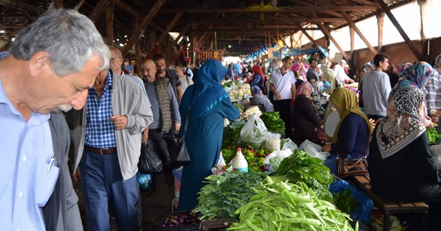 Marketi pahalı bulan Kadınlar Hali&#039;ne akın etti