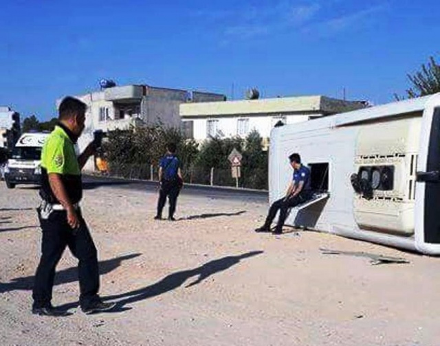 Suruç&#039;ta polis minübüsü devrildi : 10 Yaralı