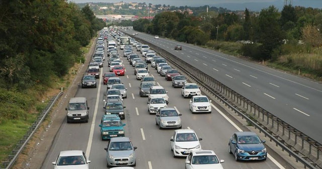 Trafikteki taşıt sayısı 551 bin 713 arttı