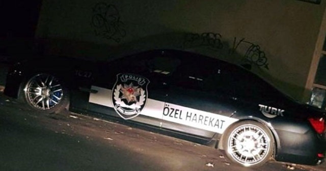 Üzerinde &#039;Özel Harekat&#039; yazan araç Almanya&#039;yı karıştırdı