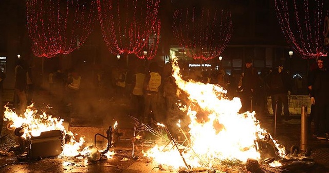 AB Fransa&#039;daki şiddet olaylarına sessiz kaldı