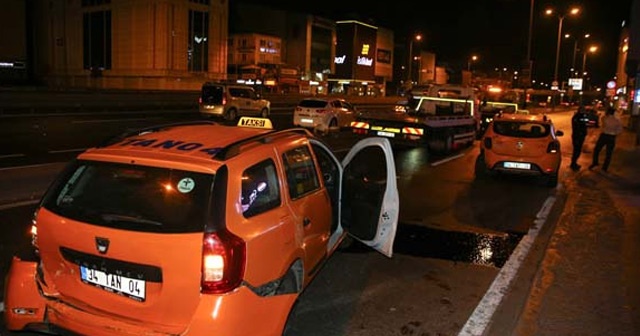 Avcılar&#039;da zincirleme trafik kazası! Çok sayıda yaralı var...