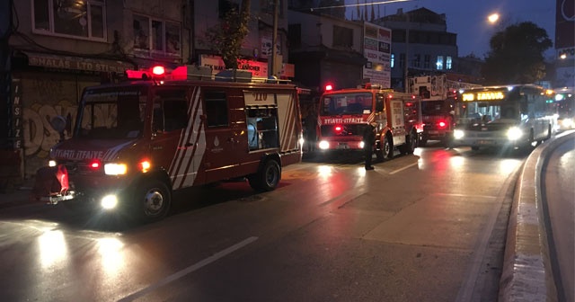 Beyoğlu&#039;nda iş yerinde yangın çıktı