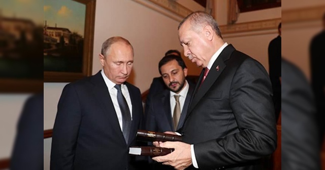 Cumhurbaşkanı Erdoğan&#039;dan Putin&#039;e hediye