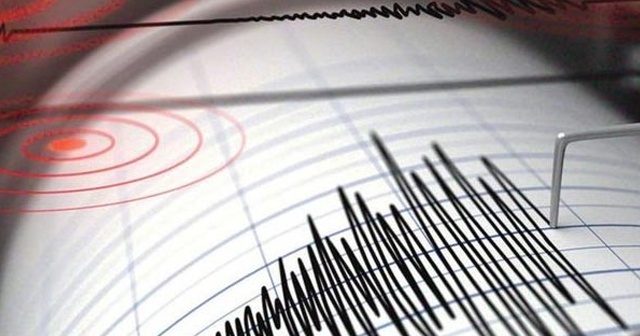 Endonezya&#039;da 5,2 büyüklüğünde deprem