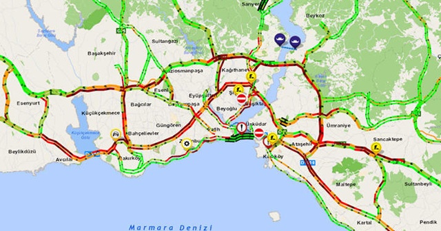 İstanbul trafiği felç oldu! Yoğunluk yüzde 76&#039;ya ulaştı
