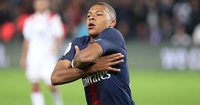 Mbappe PSG&#039;yi sırtlıyor