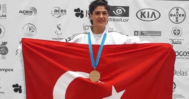 Milli judocu Zeynep Çelik&#039;ten tarihi altın madalya