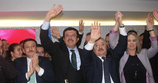 Nihat Zeybekci: Kordon'da diz kıra kıra zeybek oynamaya var mıyız?