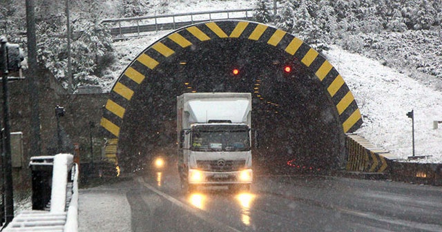 TEM’i kullanacaklar dikkat! Bolu’da kar bastırdı… İşte son durum