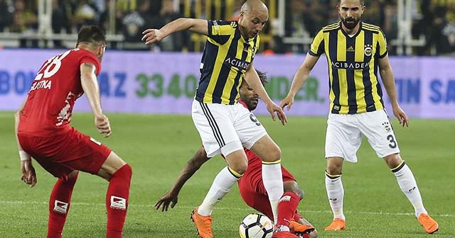 Antalya&#039;da Fenerbahçe üstün