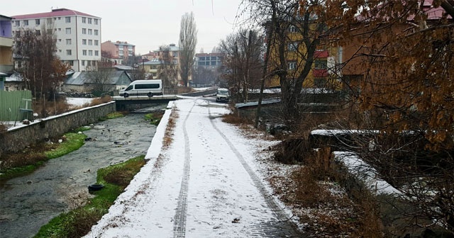 Ardahan&#039;da kar yağışı etkisini gösterdi