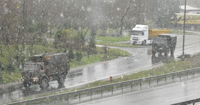 Askeri araçlar TEM&#039;den geçti, Suriye sınırına gidiyor