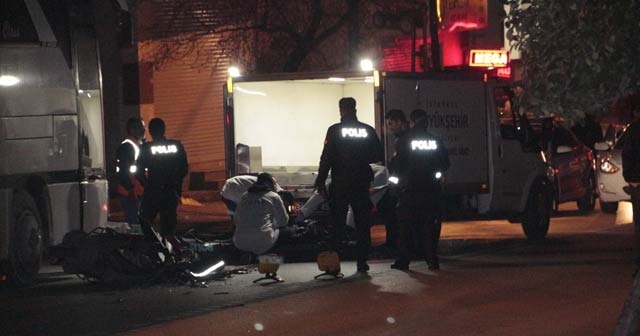 Bağcılar’da motosiklet sürücüsü hafriyat kamyonun altında kaldı: 1 ölü
