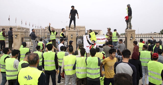 Basra&#039;daki &quot;sarı yelekliler&quot; gösterisinde 1 kişi hayatını kaybetti