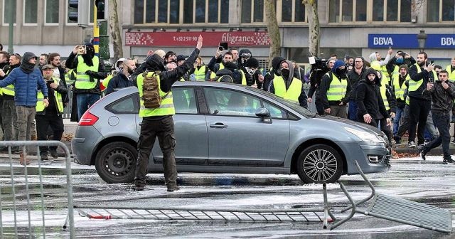 Belçika&#039;da &#039;sarı yelekliler&#039;in protestosu başladı
