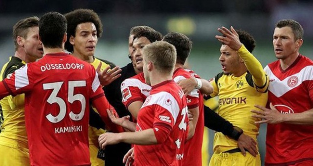 Borussia Dortmund ligde ilk yenilgisini aldı