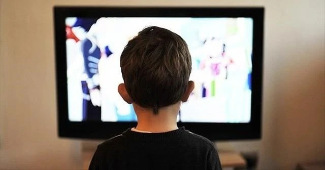 Çocuk programlarında 'abur cubur' reklamına yasak