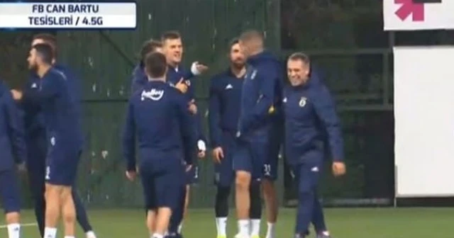 Ersun Yanal'ın ilk idmanında Koeman detayı