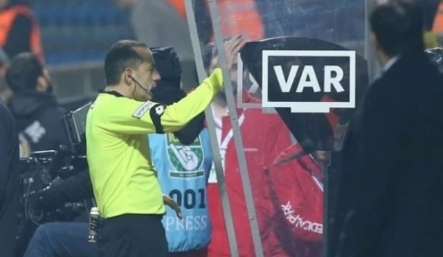 Eski hakemden ilginç analiz: VAR olmasaydı bugün ligde puan durumu nasıl olurdu?