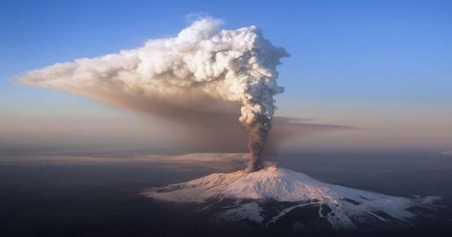 Etna Yanardağı çevresinde 4.8 büyüklüğünde deprem