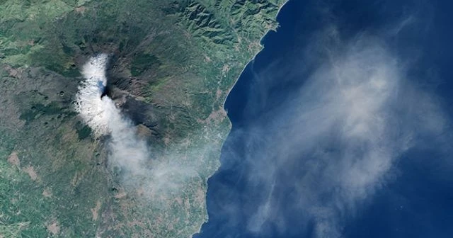 Etna Yanardağı yeniden faaliyete geçti