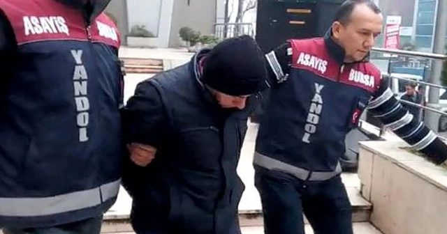 Geliştirdiği aparat ile bağış kutularındaki paraları çalarken yakalandı