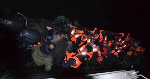 Göçmenler batarken yakalandı