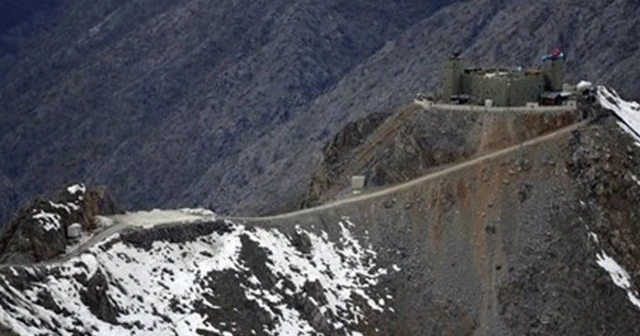 Hakkari'de üs bölgelerine yıldırım isabet etti, 6 asker yaralandı