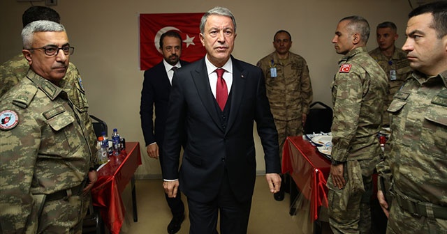 Hulusi Akar, Afganistan'daki ABD askerlerine sürpriz yaptı